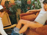 Vintage magazine No.1105  Elle Rio loves hot cream  53