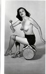 Pin up burlesque...  1332