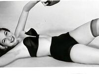 Pin up burlesque...  1332
