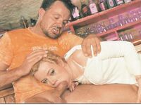 Retro magazine No.632  alone in the pub  45